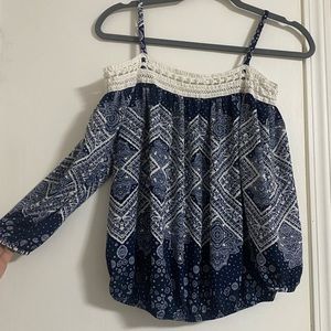 Navy and White Paisley Off The Shoulder Juniors Top IZ Byer size Small